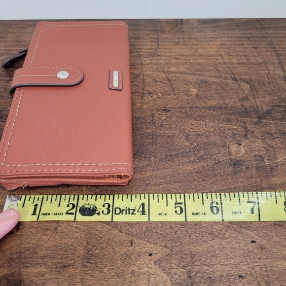 Relic Tan/Brown Leather Wallet - Picture 6 of 6